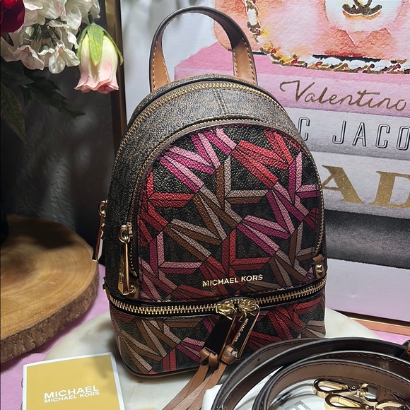 Michael Kors Rhea Zip 
Messenger Backpack Brown
Multi Geometric Pattern NWT - Picture 3 of 17